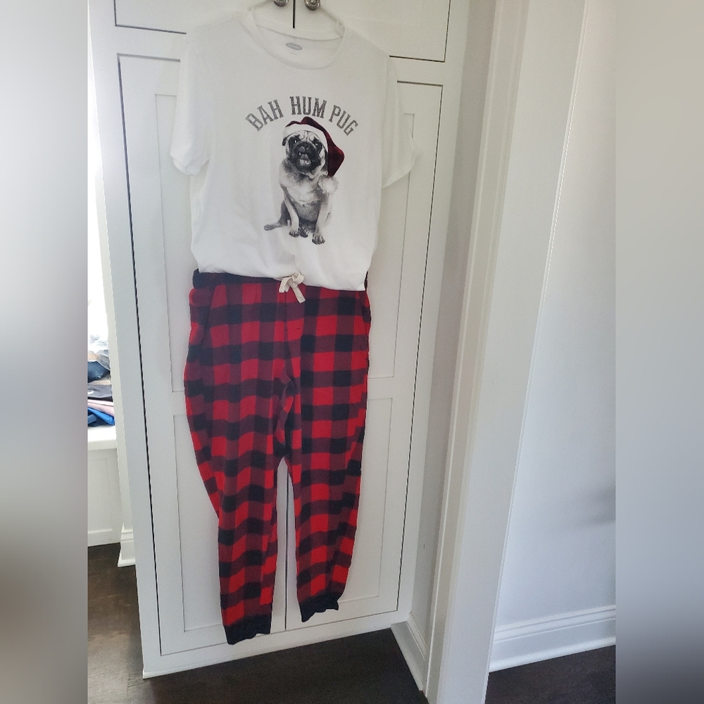 Old Navy Bah Hum Pug Mens Pajama Set - White and Red